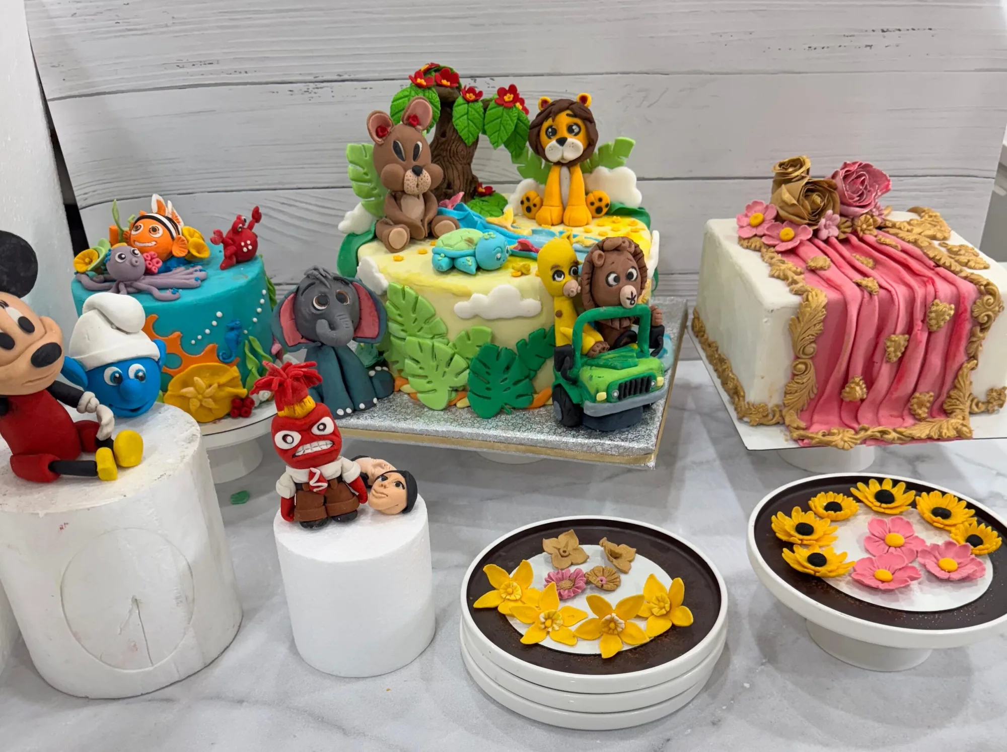 Sugar Craft Rolled Fondant Cakes course